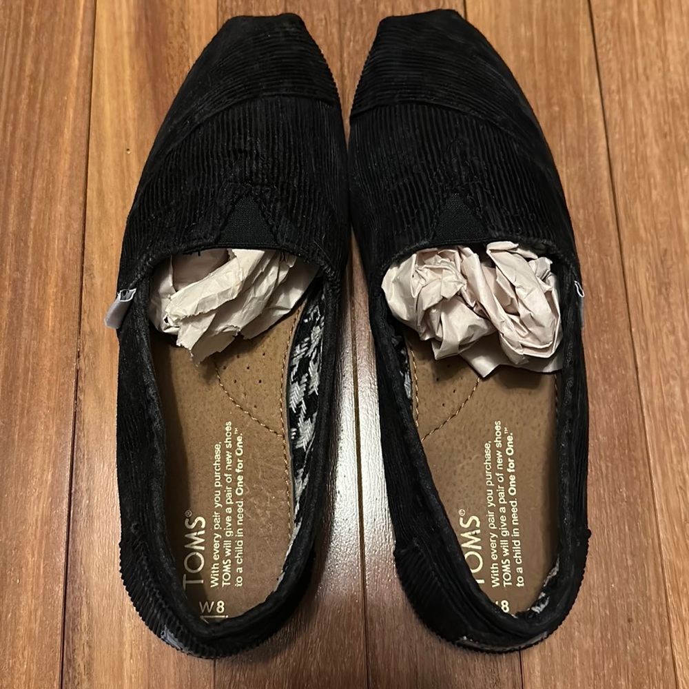 TOMS size 8 NWOT